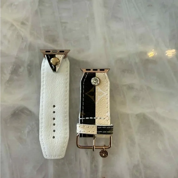 Super Rare Spark*l Louis Vuitton Rayures Apple Watch Band - Size 2 - Picture 2 of 4